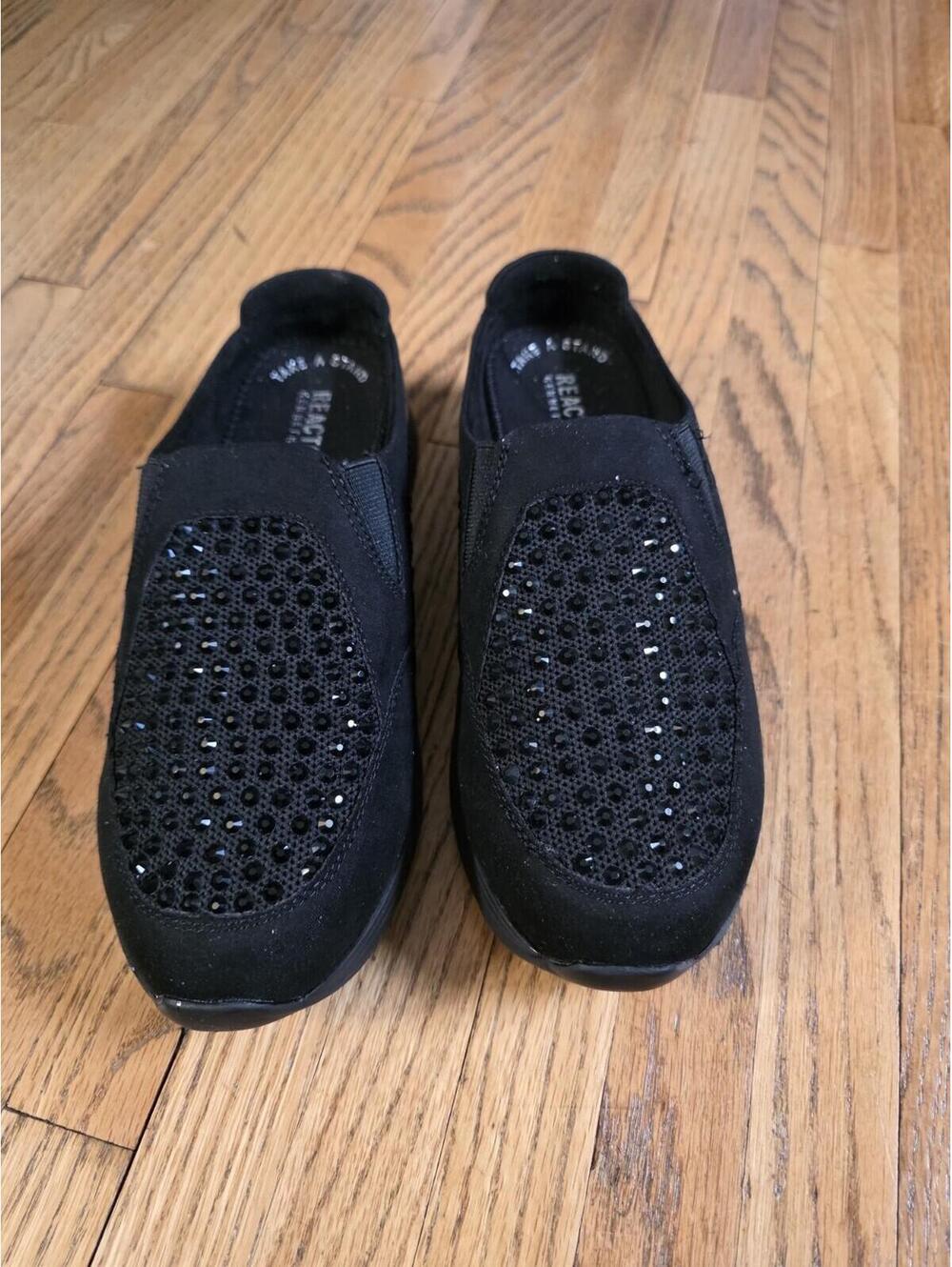 Kenneth Cole Womens 6.5 Slide With Black Jewels - nwot